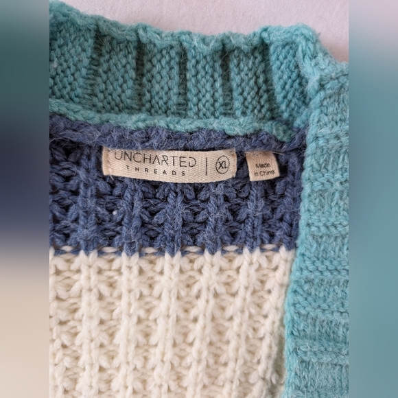 Color Block Knit Sweater - Picture 4 of 5